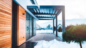 Maalämpöpumppu Daikin – Koneet Kotiin - talo talvella